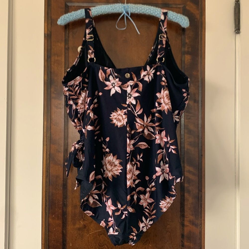 NWT Artesands Om Sara Hayes Underwire One Piece Swimsuit – Size 20+ D/DD - Picture 2 of 12